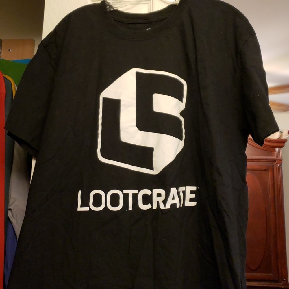 Loot crate logo shirt - men's xl